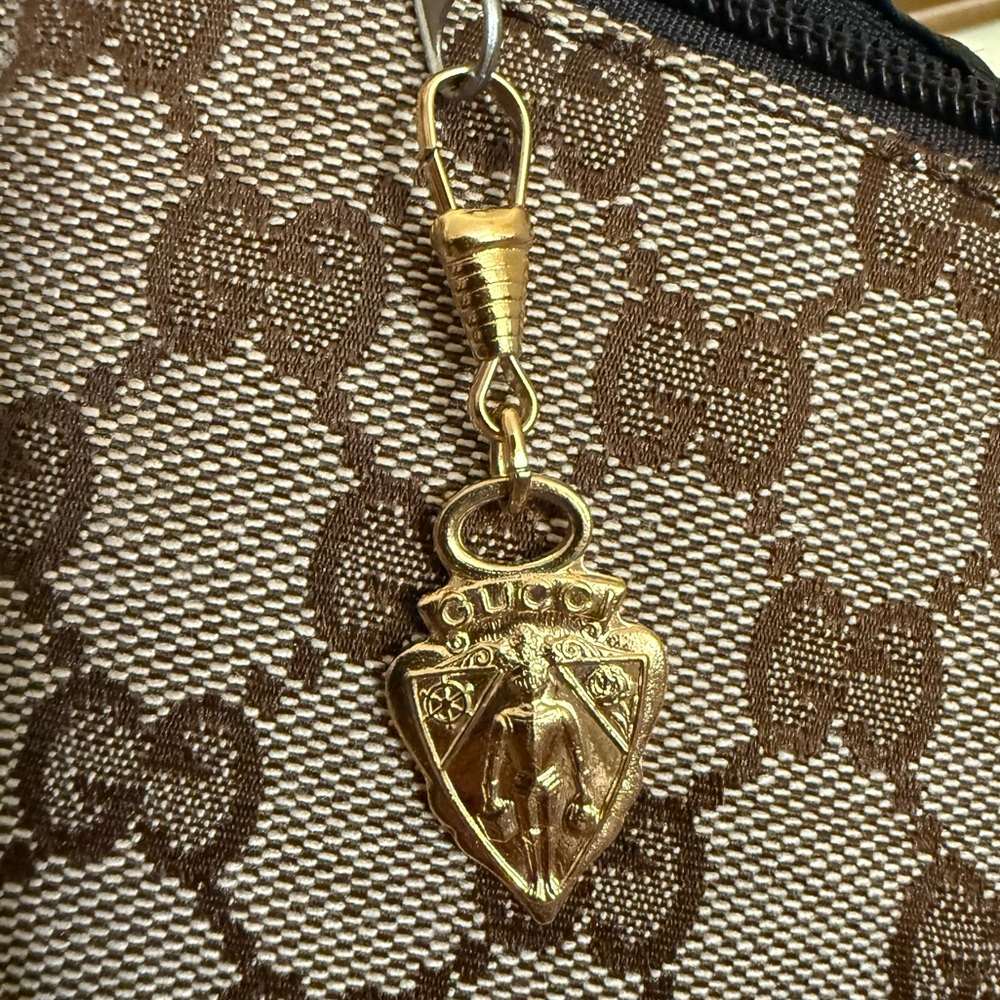 COPY - Authentic Gucci zipper pull vintage charm . Gold tone BEAUTIFUL!